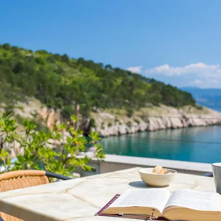 Seafront With Amazing Seaview *