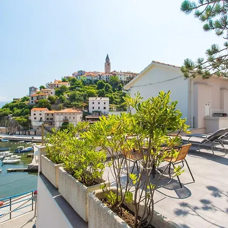 Apartment Seafront With Amazing Seaview *
