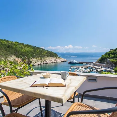 Seafront With Amazing Seaview * Vrbnik (Primorje-Gorski Kotar)