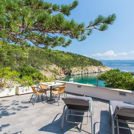 Seafront With Amazing Seaview Apartment Vrbnik (Primorje-Gorski Kotar)