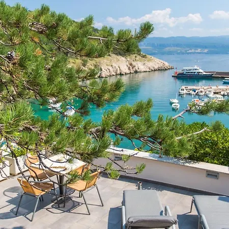 Seafront With Amazing Seaview * Vrbnik (Primorje-Gorski Kotar)