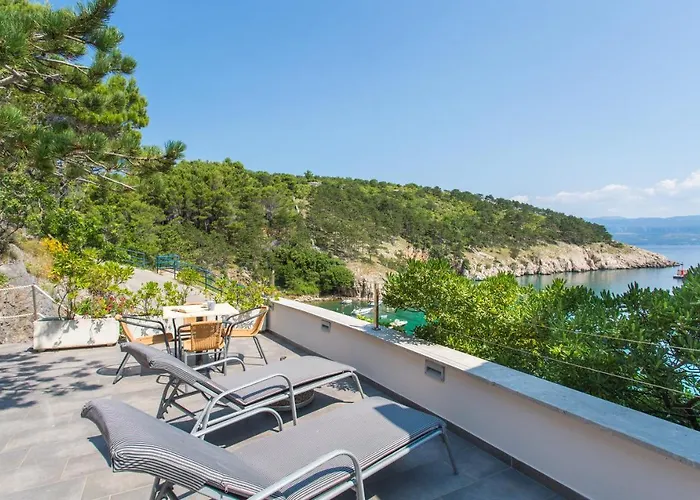 Seafront With Amazing Seaview *
